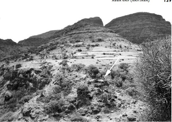 A Səmen Mountains site, arrow marking a Beta Israel monastic location