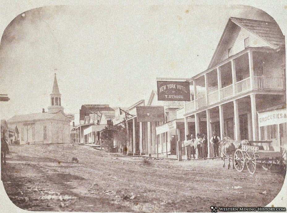 A Western American town street in the exclusion era